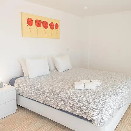 Sea View Pool House بيت للعطل *