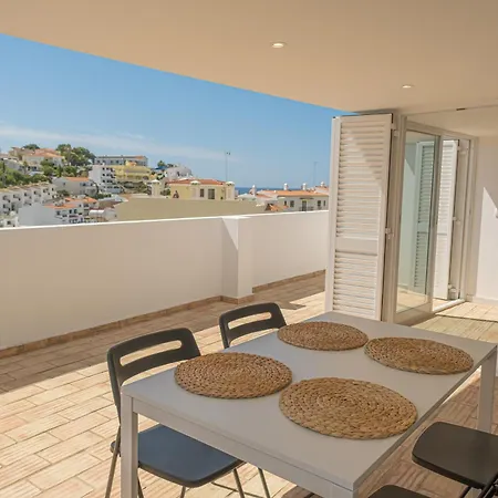 Semesterbostad Sea View Pool House *