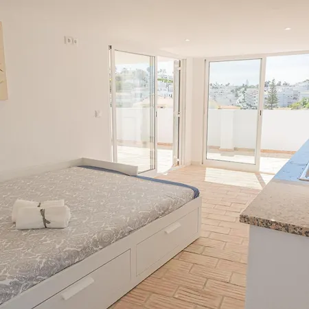 Sea View Pool House Feriehus