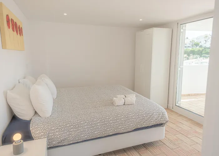 Sea View Pool House Dom wakacyjny