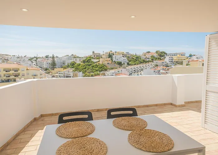 Sea View Pool House Dom wakacyjny *